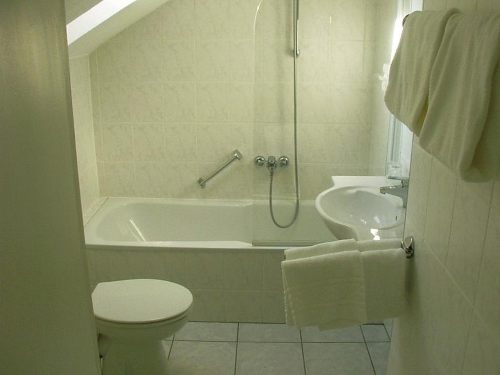 Rosenhotel Zweibrücken Zimmer foto